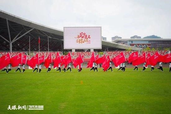 ;于堇是一种女性力量;与芭比娃玩一起玩耍激发了孩子的自信心，好奇心和沟通能力，也帮助他们认识自我